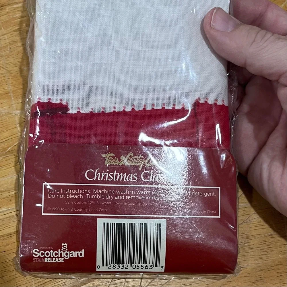 Vtg 1990 Town & Country Linen Christmas Classics Poinsettia Napkins Set of 4 NEW